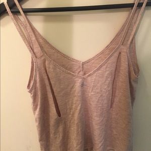 Alo Yoga mold tank in buff heather